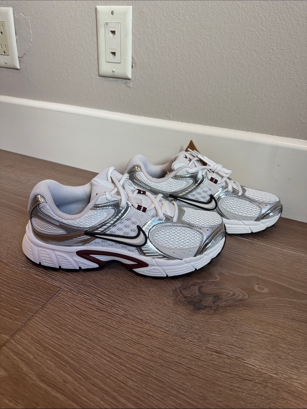 Nike White, Silver and Brown Running Shoes